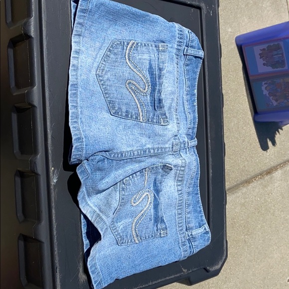 Shorts - Picture 2 of 2